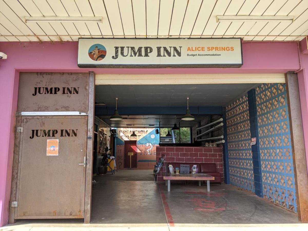 Jump Inn Alice Budget Accommodation Алис Спрингс Екстериор снимка